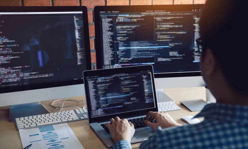 数据科学选型:R与Python如何赋能光泽县网站建设?